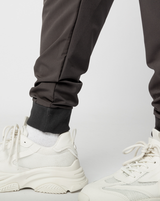 Pantalon cargo "Nomad" anthracite de Qaba'il