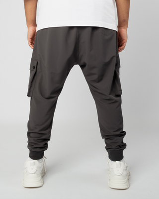 Pantalon cargo "Nomad" anthracite de Qaba'il