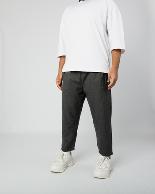 Pantalon anthracite "Sultan" de Qaba'il