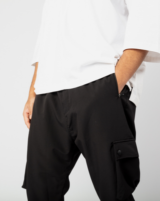 Pantalon cargo "Nomad" noir de Qaba'il