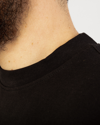 New Heritage T-shirt, black color.