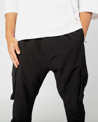 Pantalon cargo "Nomad" noir de Qaba'il